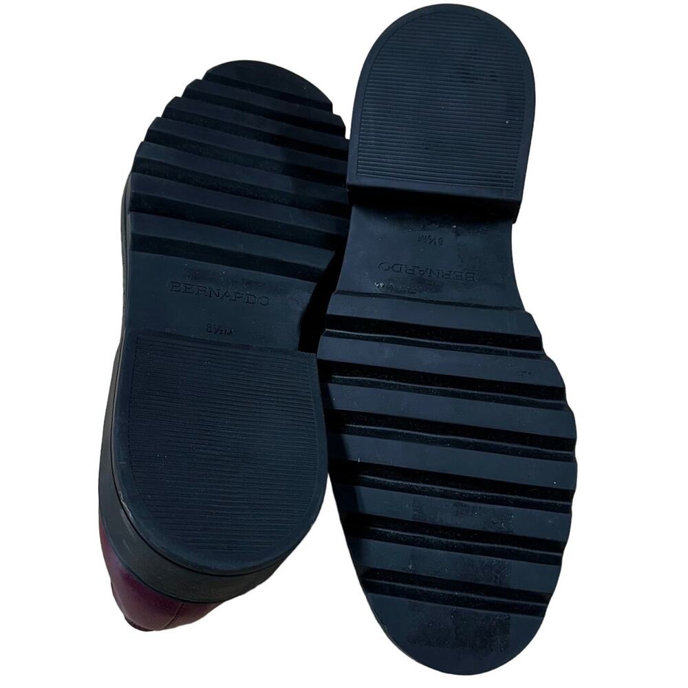 Bernardo NWOB Studio Lug Sole Loafer in Garnet Size 8.5M Pebbled Leather Slip On - Picture 8 of 9